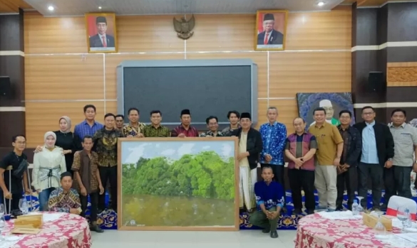 Bupati Tanjab Barat Sambut Baik Dengan Program Ekowisata Agar Mendunia. Menerima Audiensi Dari Forum Pelestarian Lingkungan Dan Mangrove Pangkal Babu