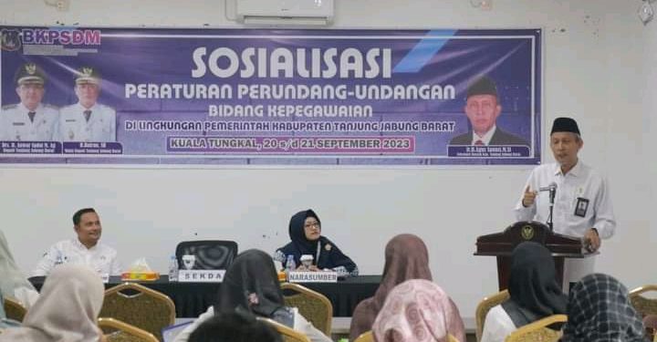 Sekda Tanjab Barat Buka Sosialisasi Perundang Undangan Bidang Kepegawaian Tahun 2023